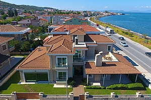 Limanreis´te Denize Sıfır Satılık Villa